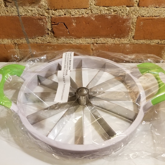NEW MELON SLICER WATERMELON  KITCHEN TOOLS HOUSEWARMING PICNIC SUMMER CAMPING - Picture 2 of 5